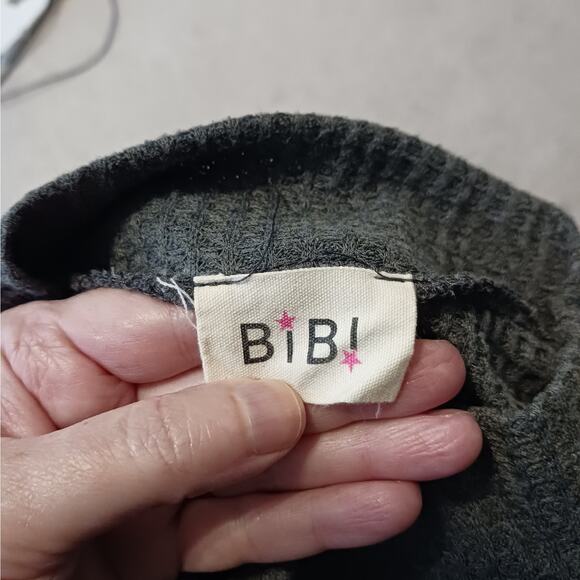 Bibi Waffle Knit Keyhole Neck Boho Top Sz M - Picture 7 of 7